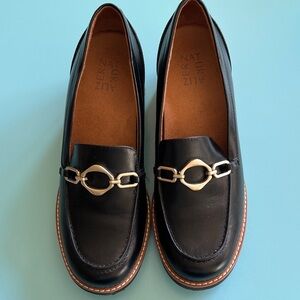 Naturalizer black pumps with gold accent